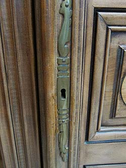 1017-detail of door