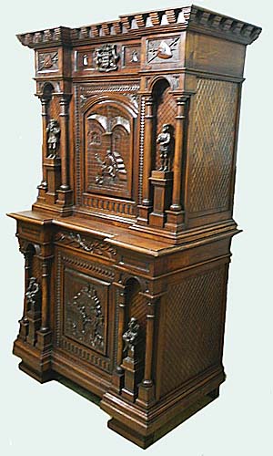 3091-antique breton cabinet seen from an angle