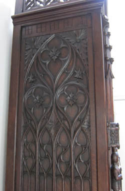 4194-elaborate fenestrage on side of cabinet