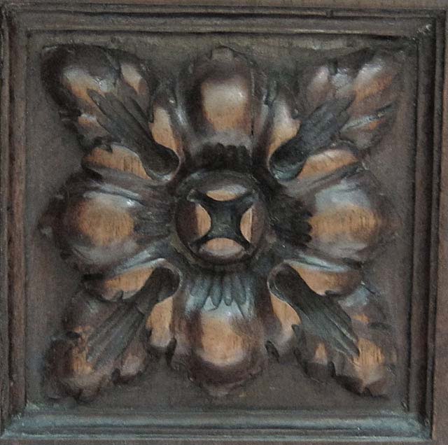 5106-carved flower