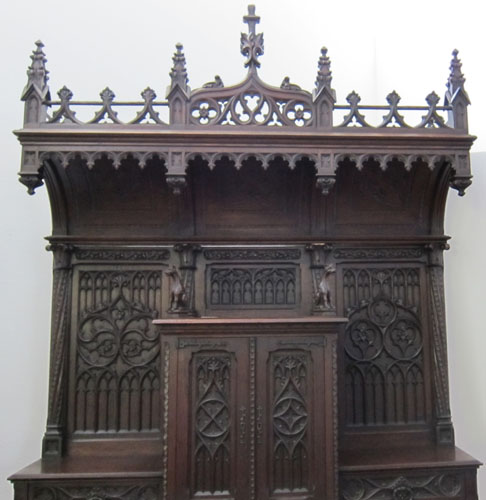 5112a-top of gothic cabinet with guard dogs