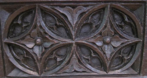 5112b-frieze detail of quatrefoils