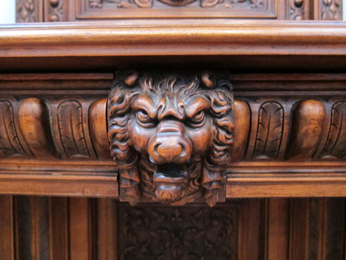 5171-carved lion