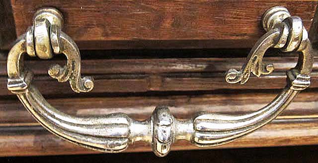 5183a-antique drawer pull