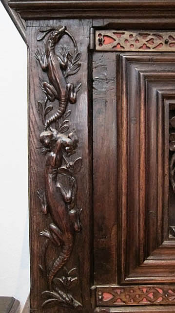 5216-lizards on left side of gothic cabinet