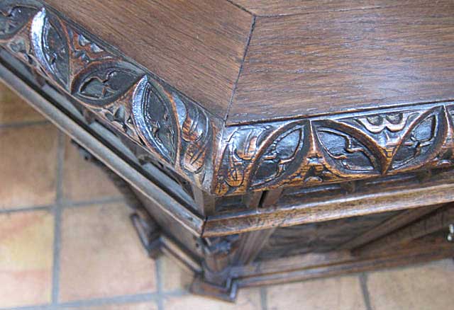 cabinet top border