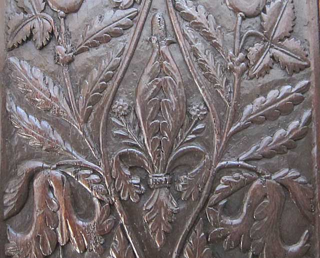 upper panel fleur-de-lys