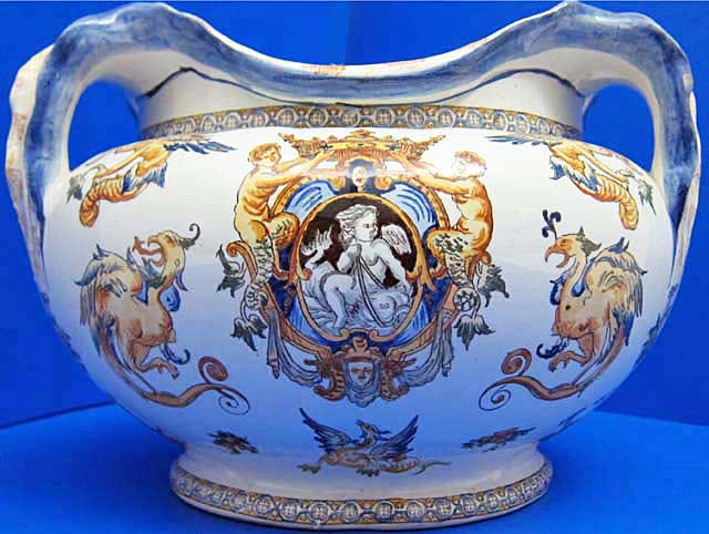 Gien  pot Renaissance fond blanc