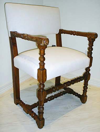 3087-Louis XIII chair covered in muslin