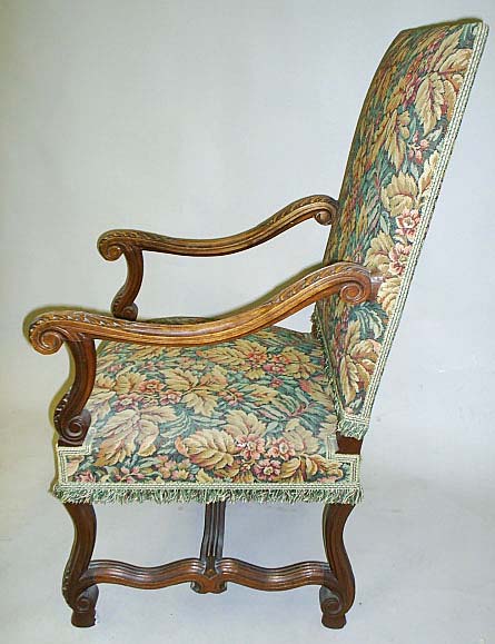 3105-side view of armchair