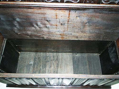4121-interior gothic bench