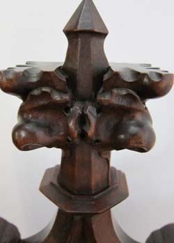 4180b-finial or toupie on gothic chair