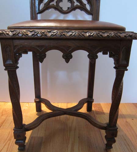 5121-front of chair