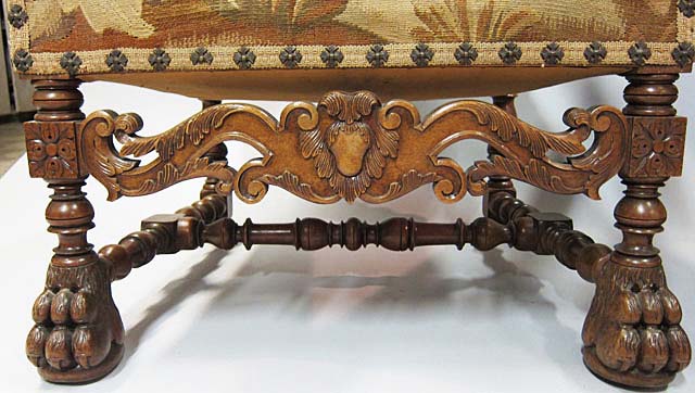 5151-base of armchair with lions' paws