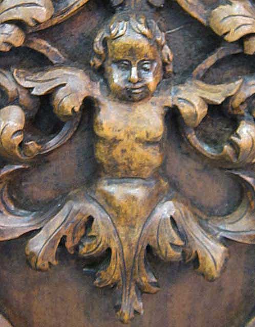 sgabello putto detail