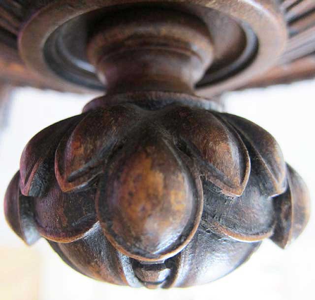 gothic finial side