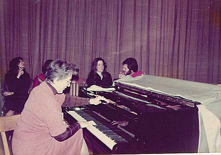 Hilde Rossel-Majdan in her studio 1977