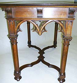 4136-gothic small table walnut