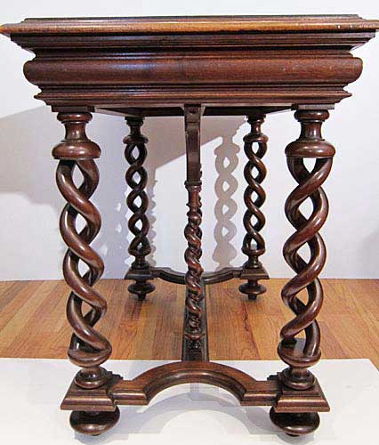 5109-side view louis xiii table