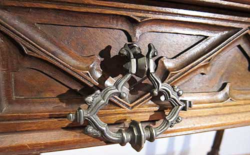 5122-gothic writing desk drawer pull