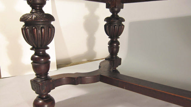 5126-ball and cup base antique table